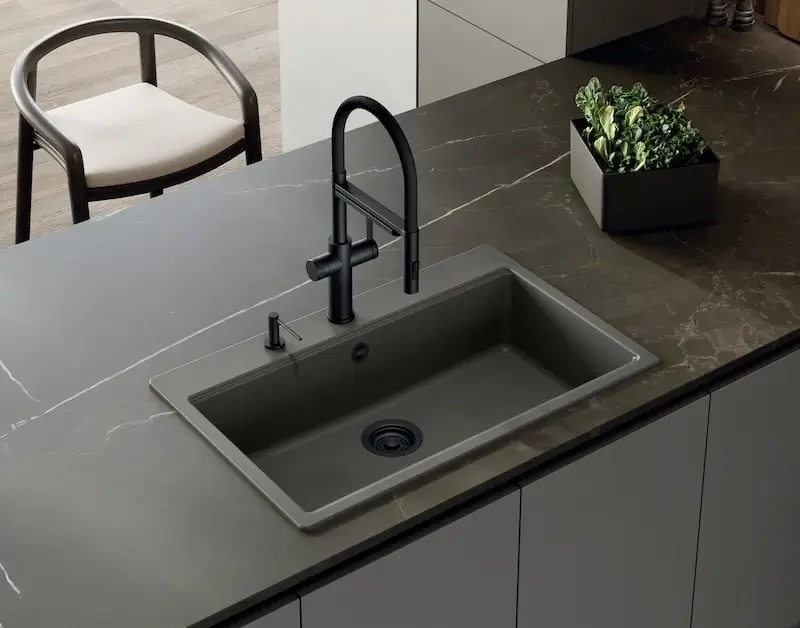 Granitek modern konyhai környezetben